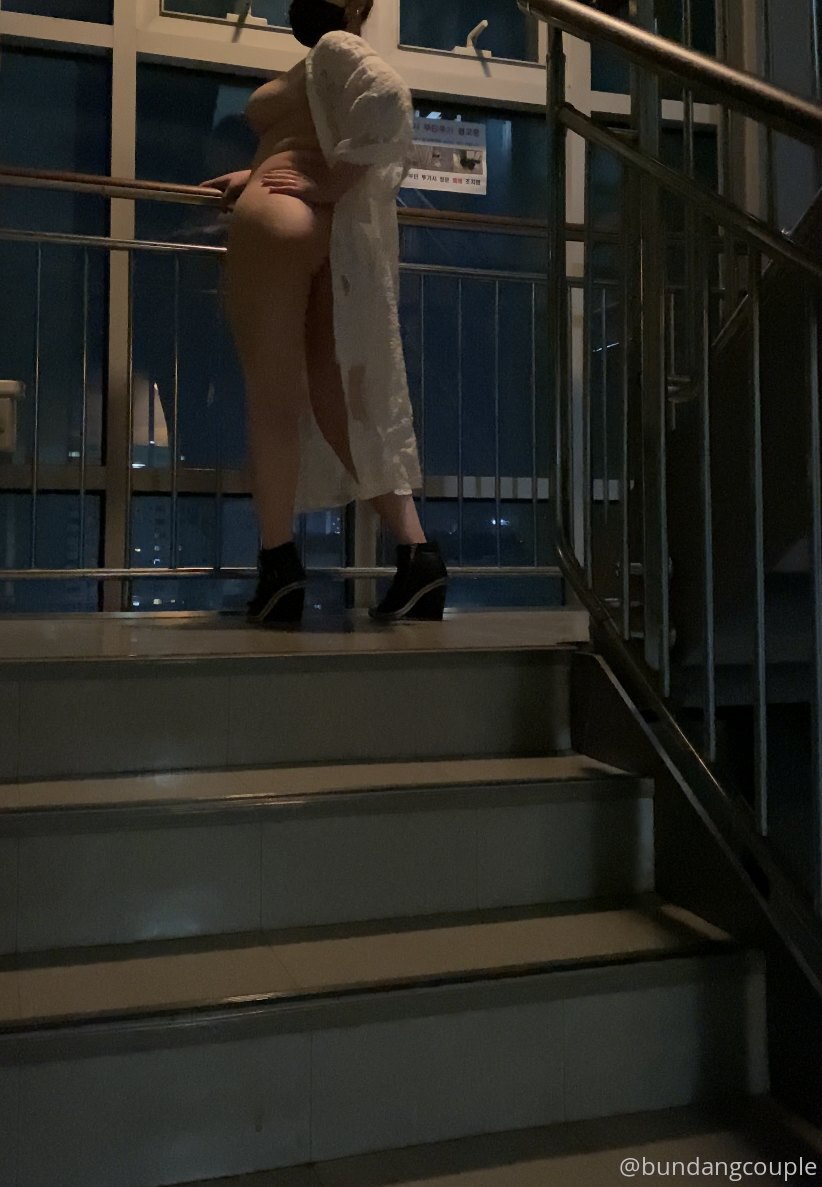 【2023-09-14】slave girl inside the suitcase